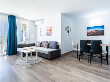 Piso en venta en Avenida de José Miguel Galván Bello 3