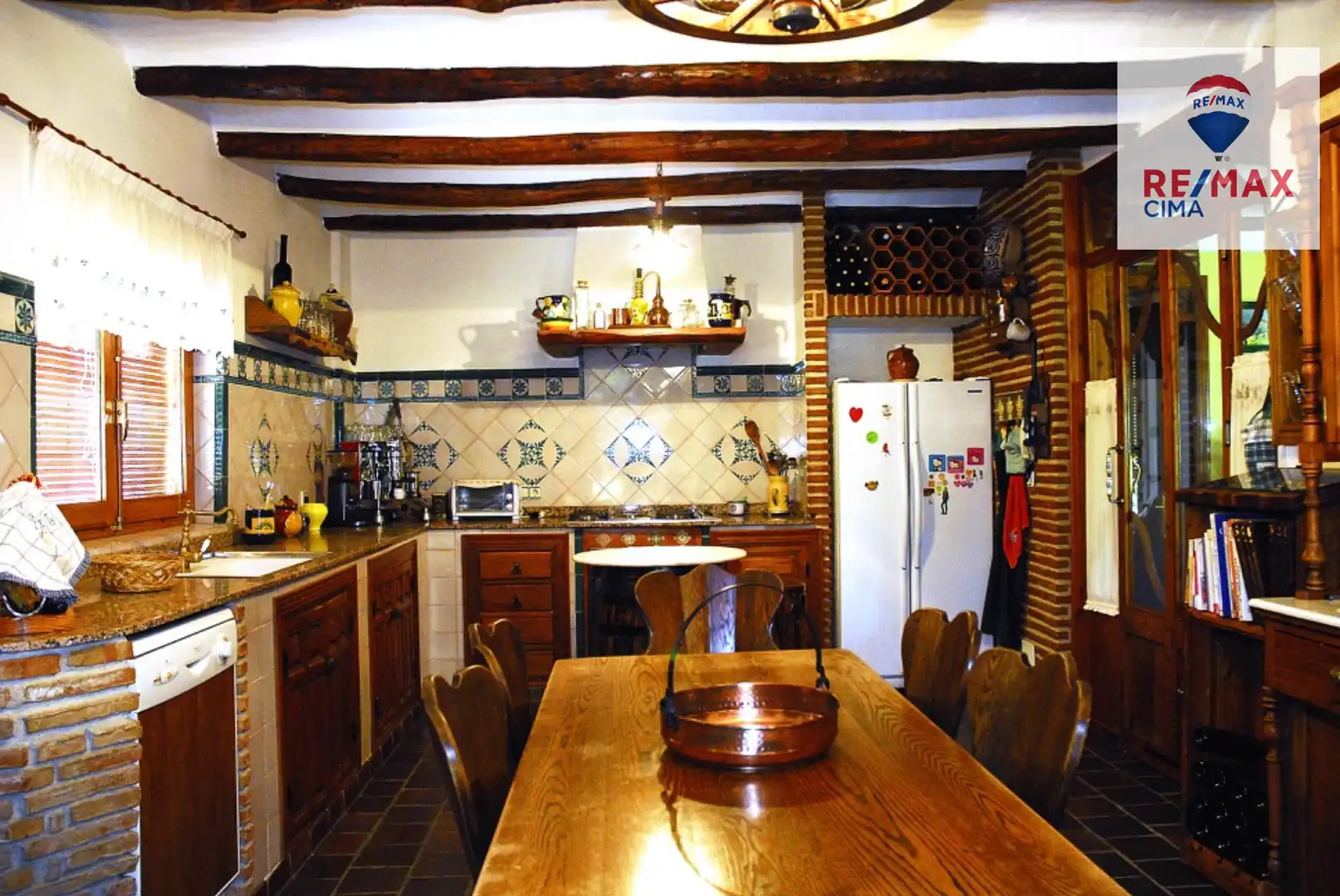 Cuina de Casa o xalet en venda en Baza amb Aire condicionat, Calefacció i Jardí privat