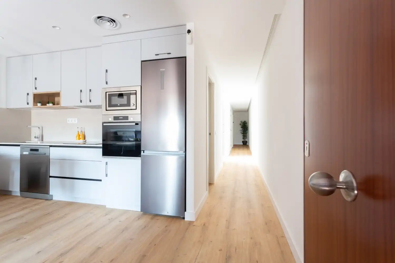 Cuina de Apartament de lloguer en Castelldefels amb Aire condicionat, Calefacció i Moblat