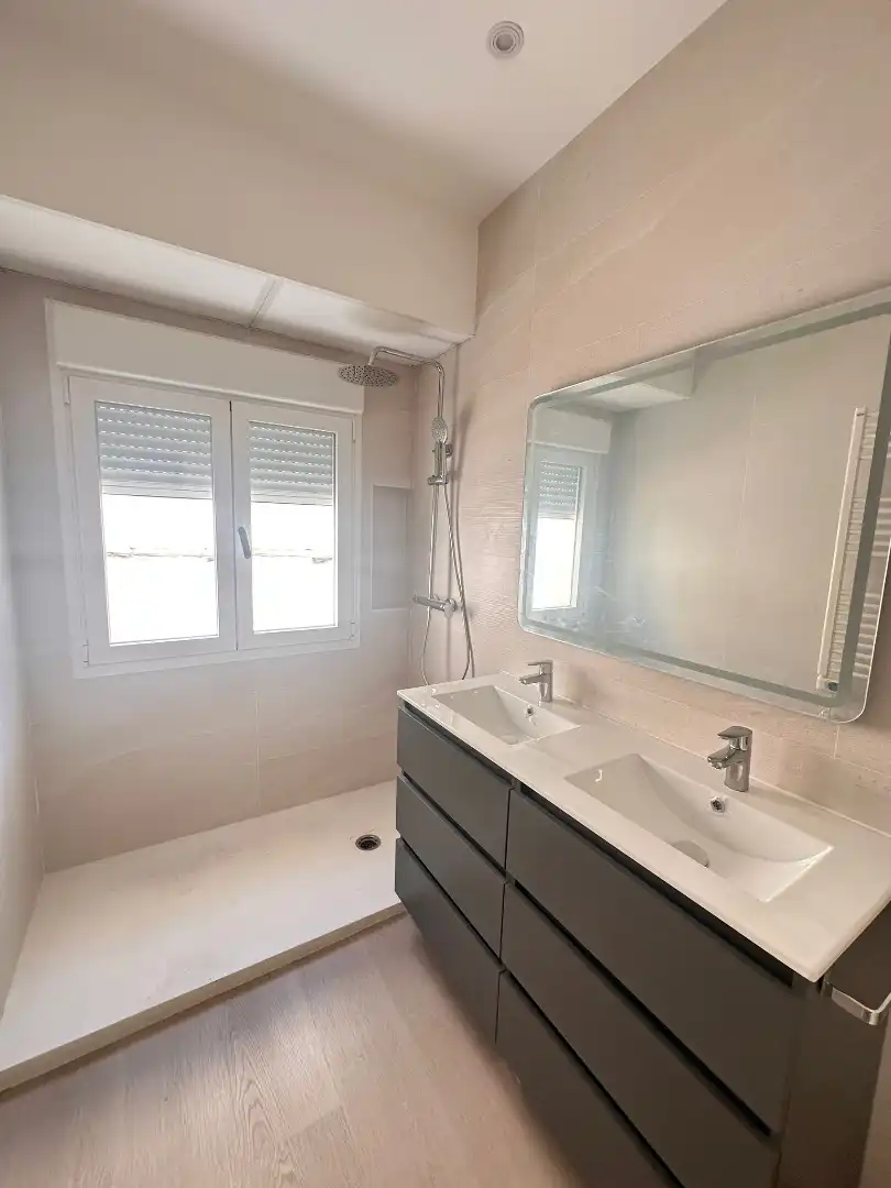 Baño de Piso de alquiler en Pozuelo de Alarcón con Aire acondicionado, Calefacción y Horno
