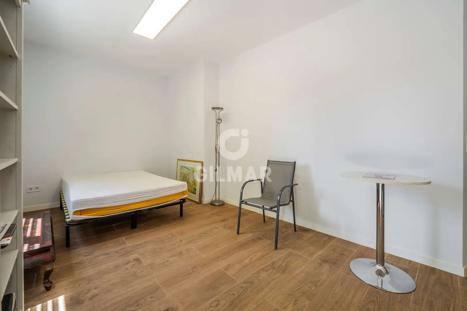 Dormitori de Apartament en venda en Madrid amb Calefacció