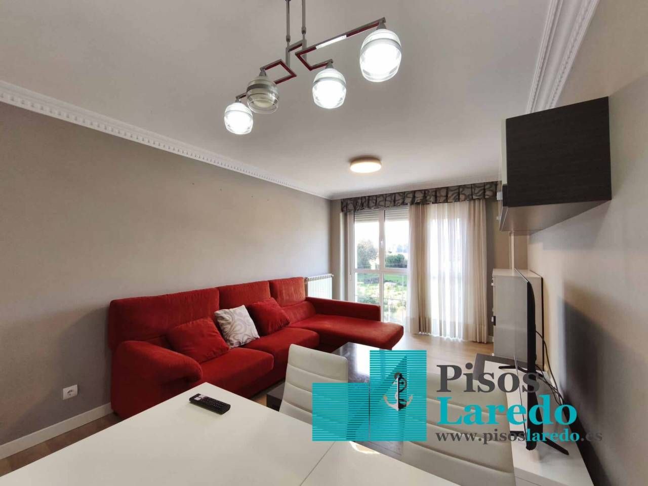 Sala d'estar de Pis en venda en Colindres amb Calefacció i Moblat