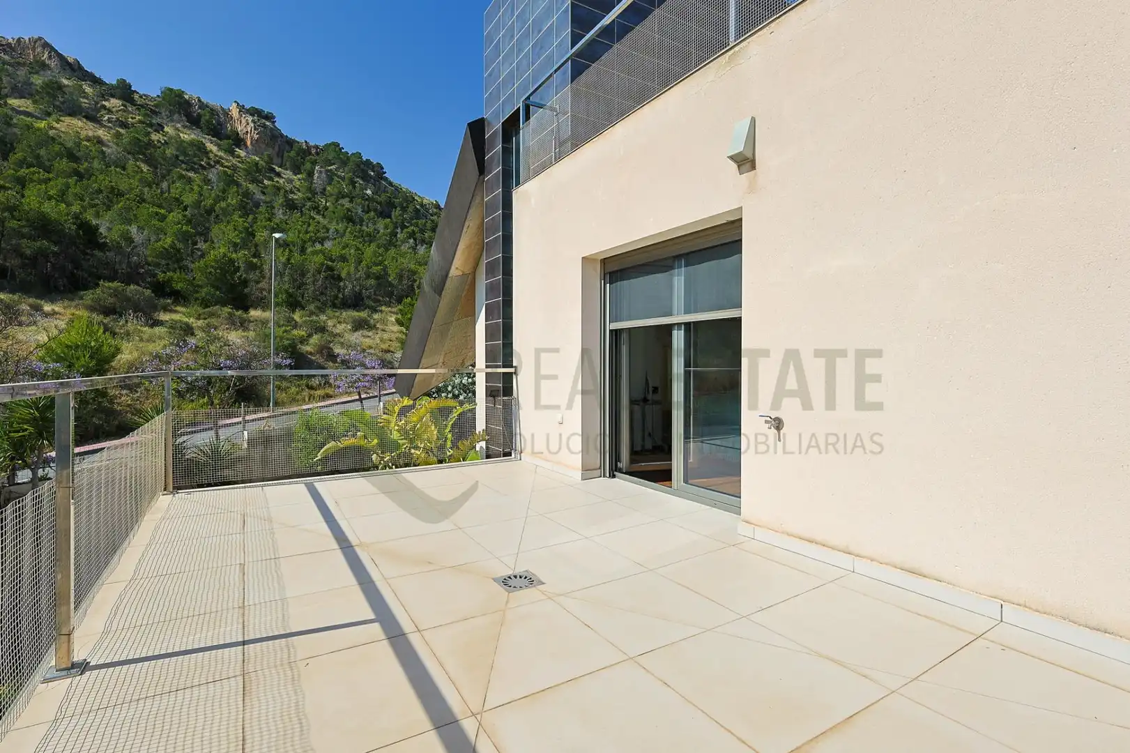 Terrassa de Casa o xalet en venda en Alicante / Alacant amb Aire condicionat, Calefacció i Jardí privat