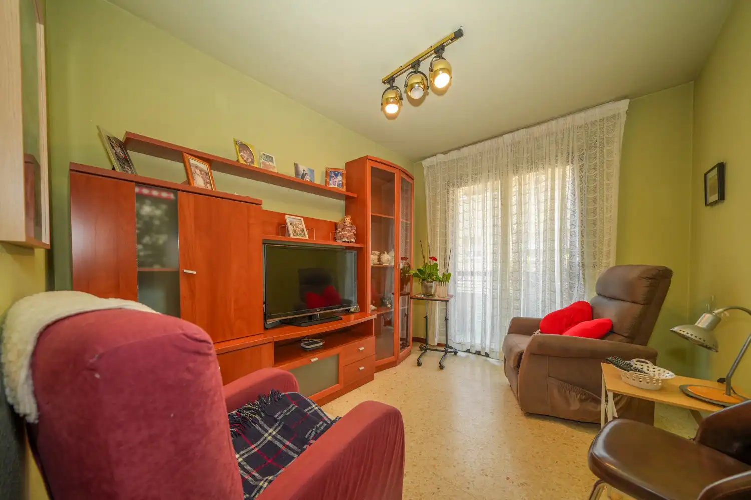 Sala de estar de Piso en venta en Girona con Calefacción, Parquet y Terraza