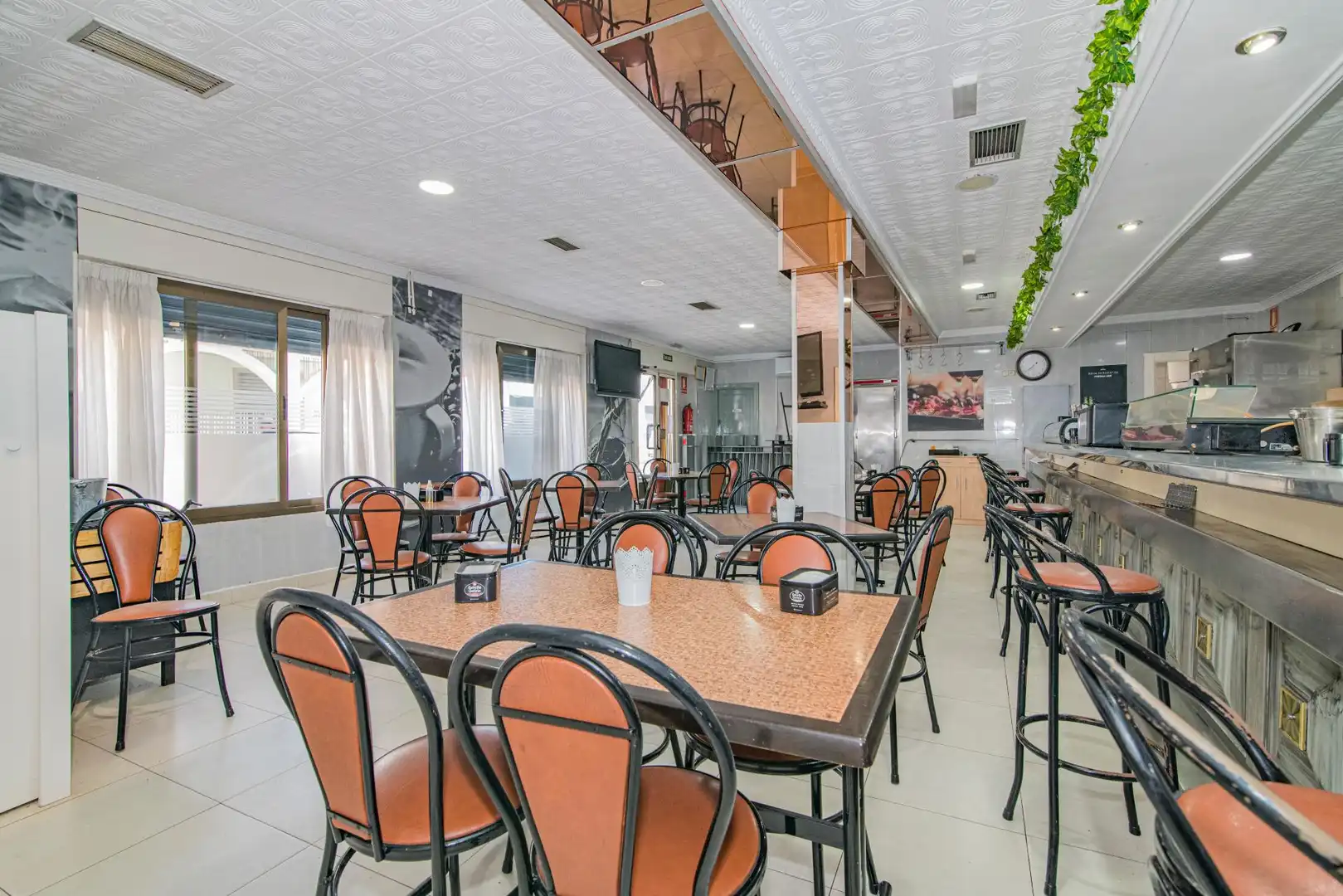 Commercial properties for sale in Huétor Tájar  with Air Conditioner and Furnished