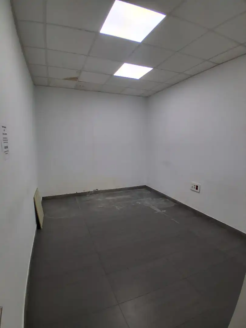 Business premises to rent in Carrer Pintor Peris Aragó 25, imagen 13