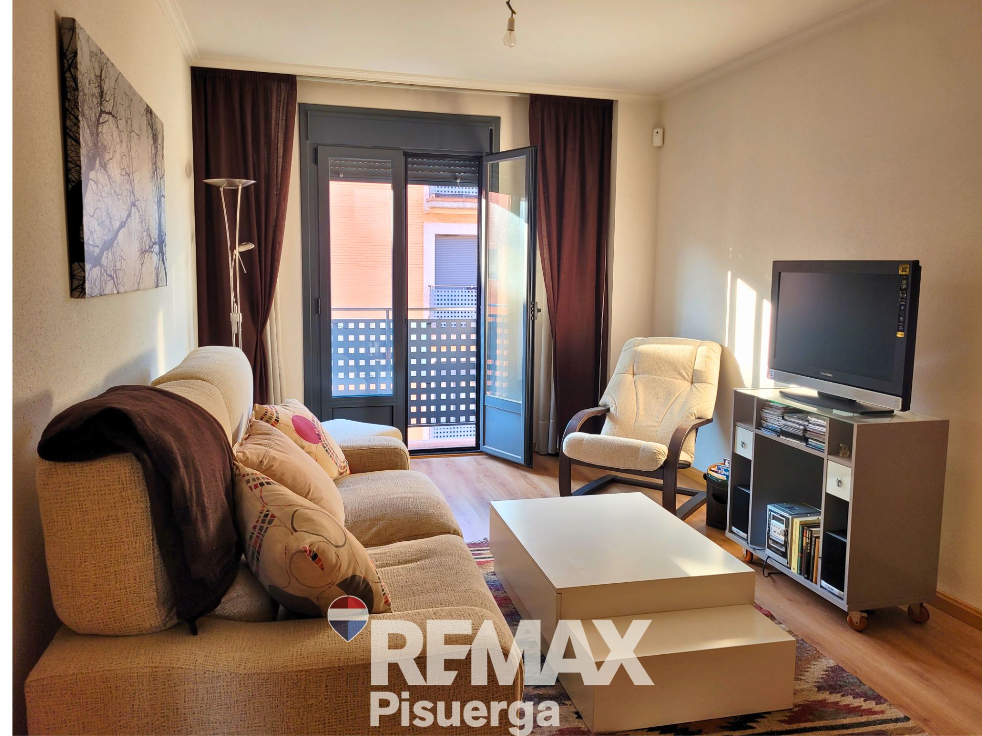 Vista exterior de Piso en venta en Santovenia de Pisuerga con Calefacción y Trastero