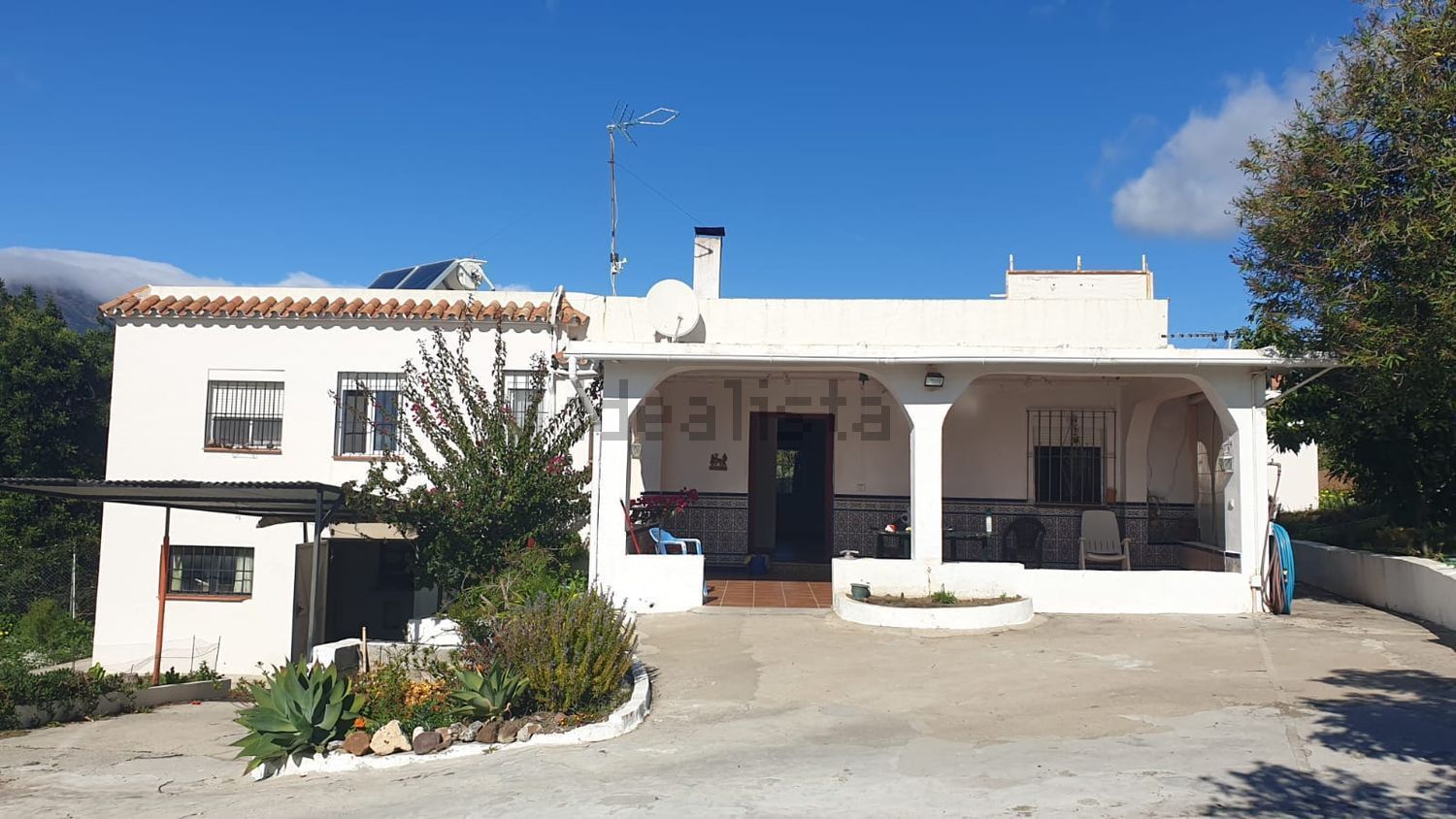 Vista exterior de Finca rústica en venda en Estepona amb Aire condicionat, Calefacció i Jardí privat