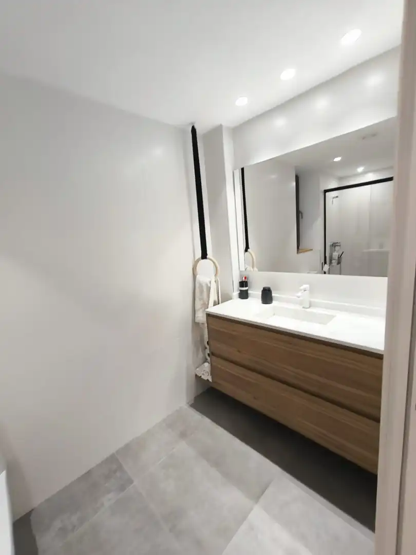 Baño de Piso en venta en Valle de Trápaga-Trapagaran con Calefacción y Amueblado