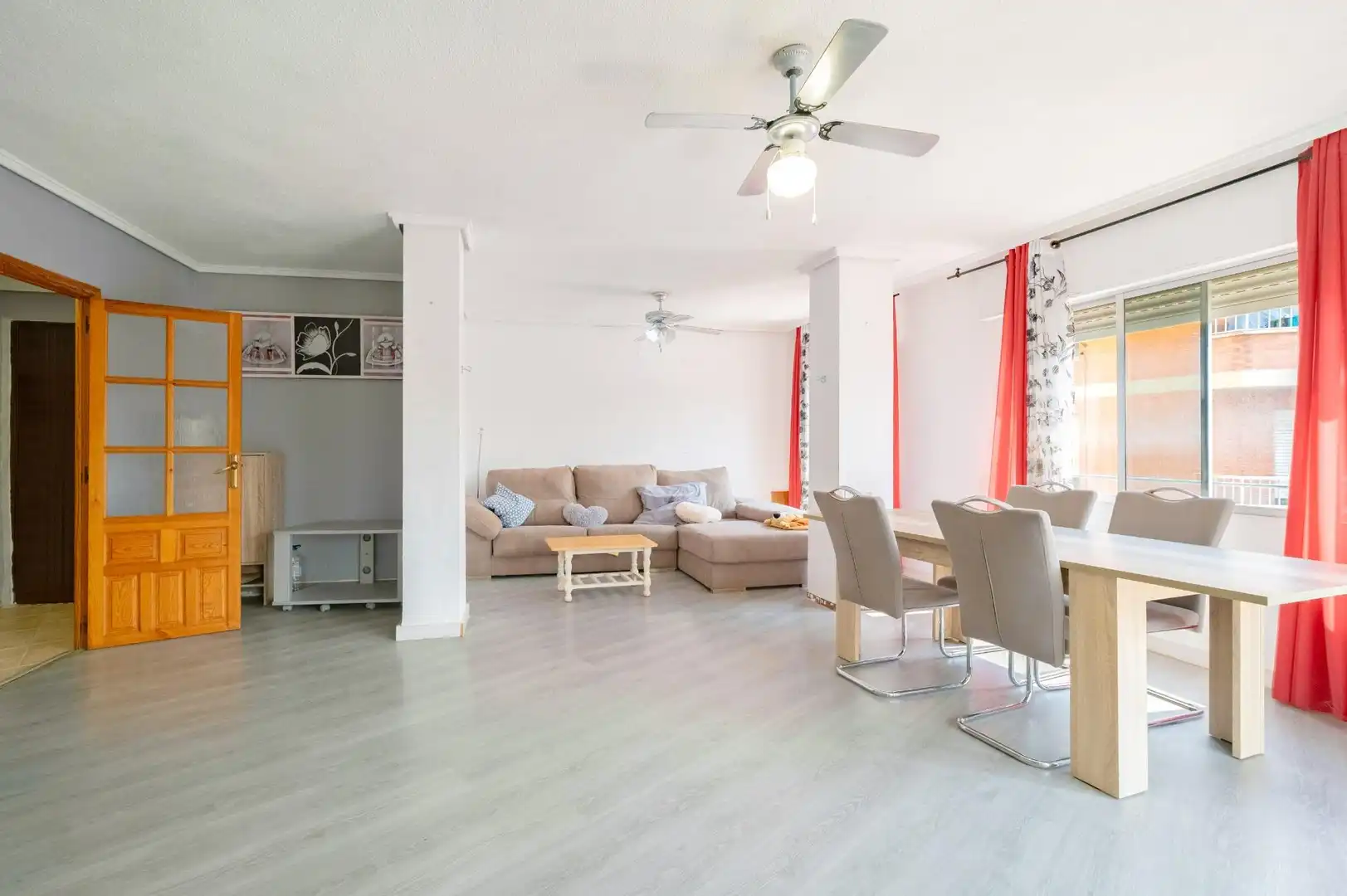 Living room of Flat for sale in Oropesa del Mar / Orpesa  with Furnished and Balcony