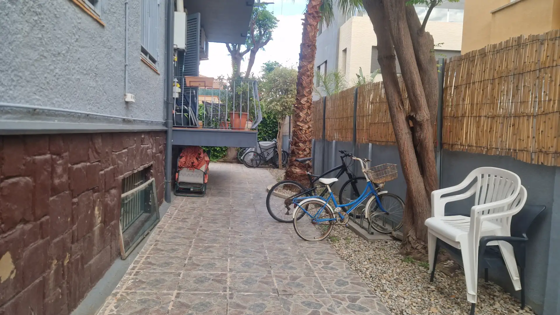 Aparcament de Apartament en venda en Castelldefels amb Aire condicionat i Alarma