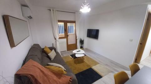 Foto 2 de Piso de alquiler en San Pascual,  Madrid Capital