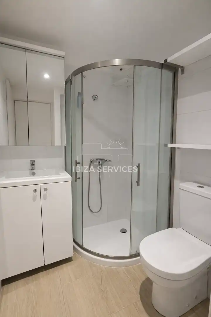 Bathroom of Flat for sale in Santa Eulària des Riu  with Air Conditioner and Swimming Pool