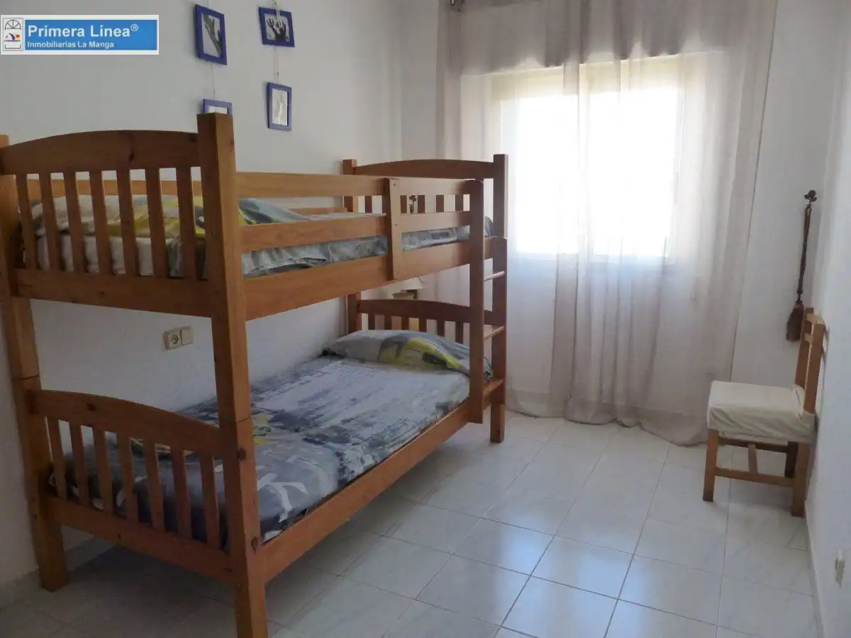 Habitación de Casa adosada en venta en Cartagena con Jardín privado, Trastero y Amueblado