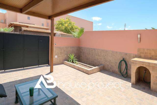 Casa adosada en Venta en Las Rosas