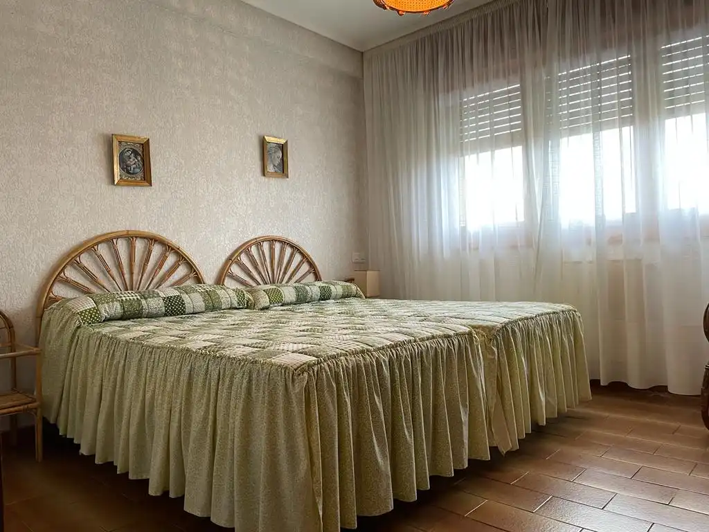 Dormitori de Casa o xalet en venda en Castañares de Rioja amb Calefacció, Jardí privat i Parquet