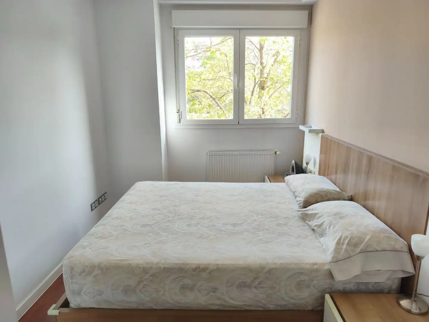 Bedroom of Flat for sale in  Madrid Capital  with Air Conditioner and Balcony