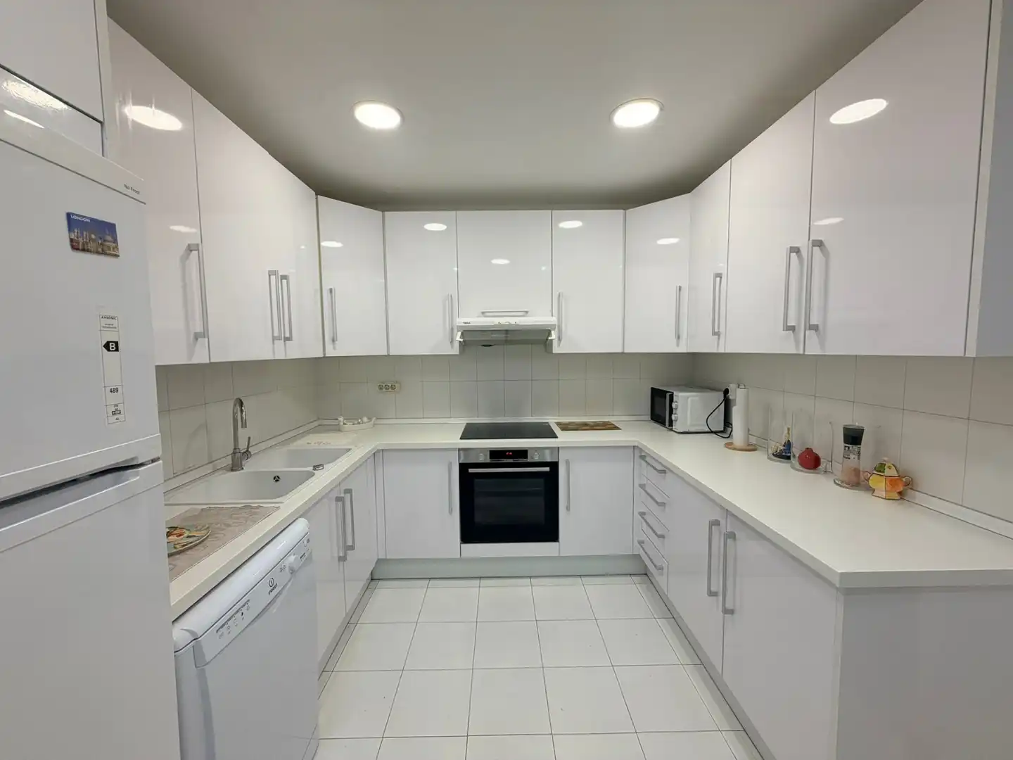 Kitchen of Flat for rent in Marbella  with Air Conditioner, Terrace and Storage room