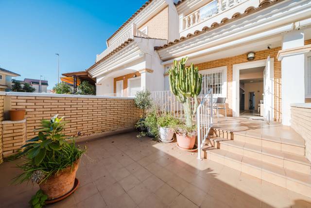 Casa-chalet en Venta en Los Narejos - Punta Calera