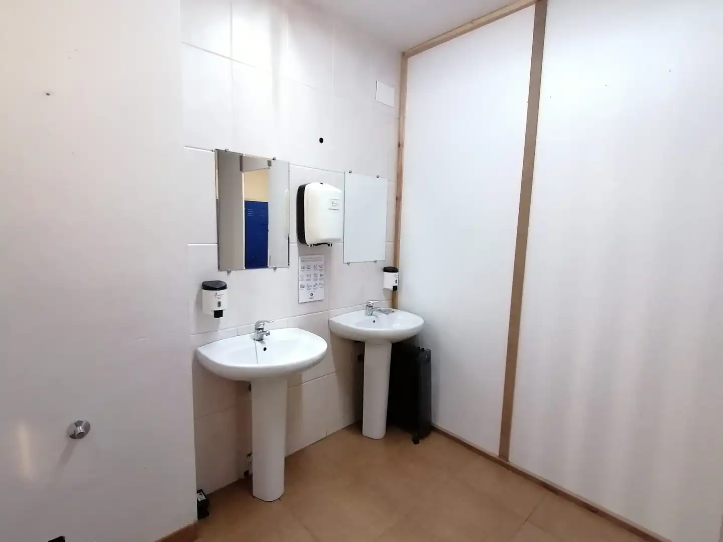 Badezimmer von Fabrikhallen zur Miete in Sora