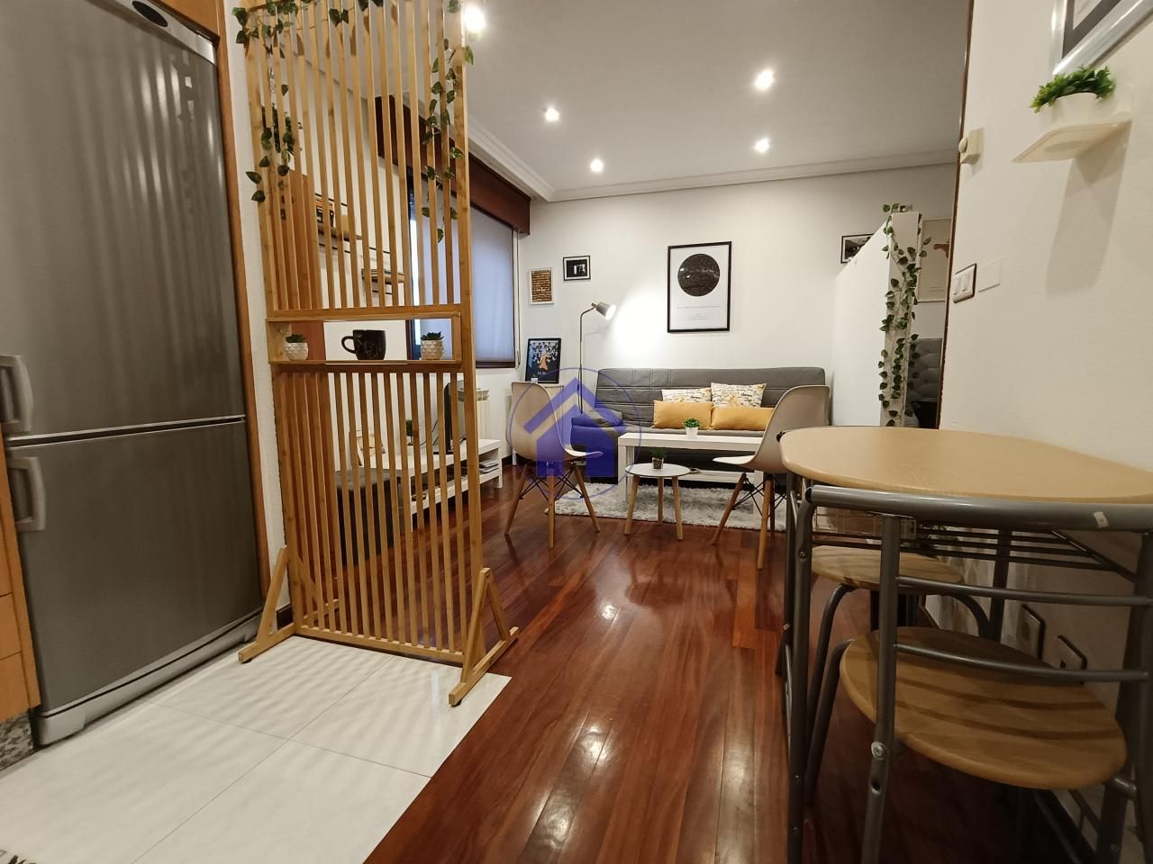 Sala d'estar de Estudi de lloguer en Vigo  amb Calefacció i Moblat