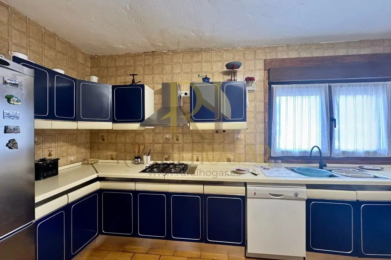 Kitchen of Commercial properties for sale in Villamanín  with Heating, Terrace and Furnished