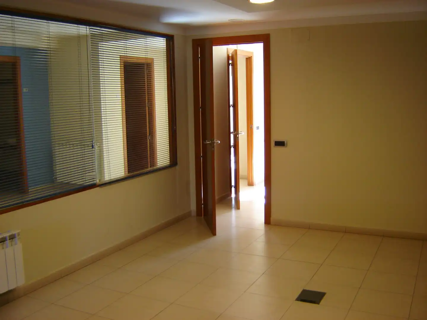 Oficina de alquiler en La Bisbal d'Empordà con Aire acondicionado y Calefacción