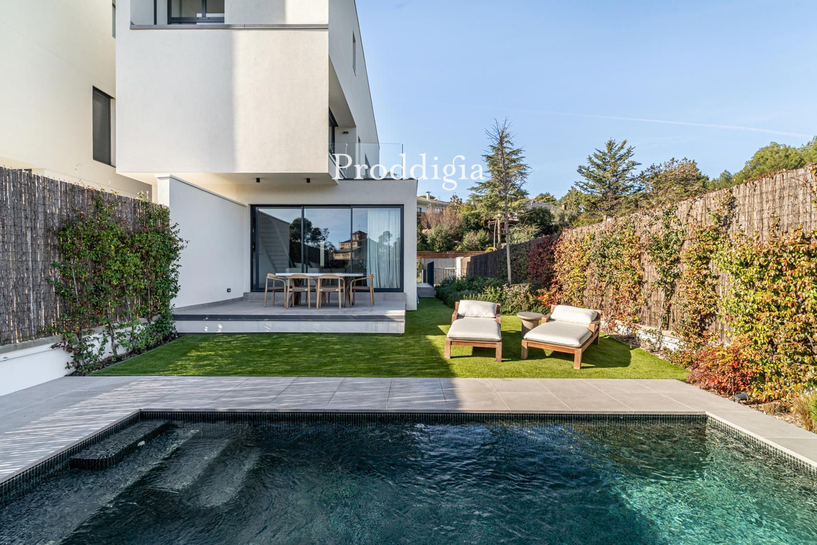 Swimming pool of House or chalet for sale in Cerdanyola del Vallès  with Air Conditioner, Heating and Private garden