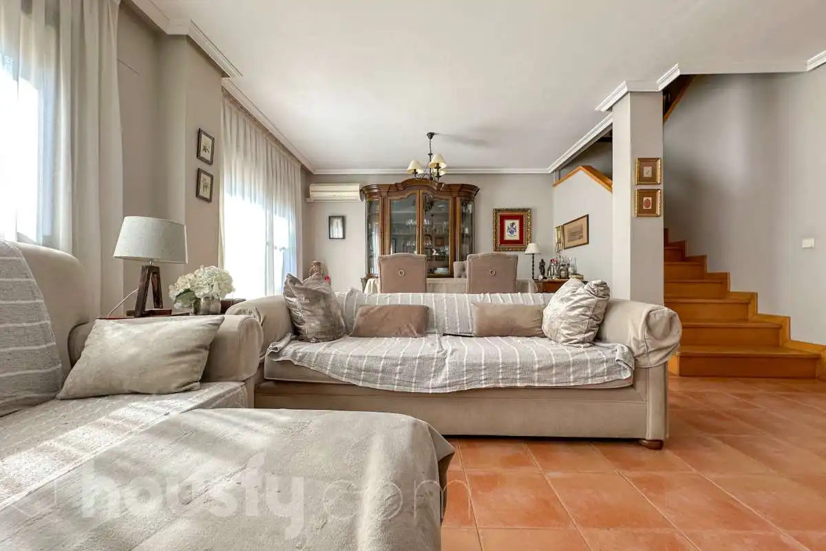 Living room of Houses for sale in Aranjuez  with Air Conditioner, Heating and Private garden