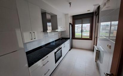 Kitchen of Flat to rent in Ourense Capital   with Heating, Parquet flooring and Oven