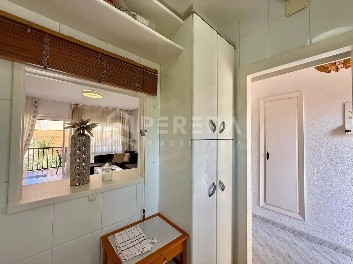 Habitación de Apartamento en venta en Roquetas de Mar con Aire acondicionado, Jardín privado y Amueblado