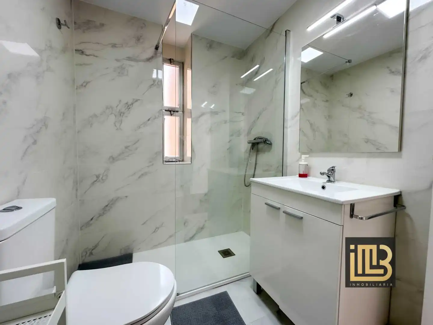 Baño de Piso de alquiler en Málaga con Aire acondicionado, Trastero y Amueblado