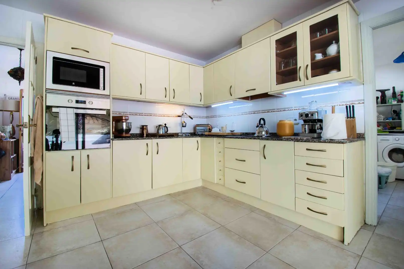 Cocina de Casa adosada en venta en L'Alfàs del Pi con Aire acondicionado, Calefacción y Jardín privado