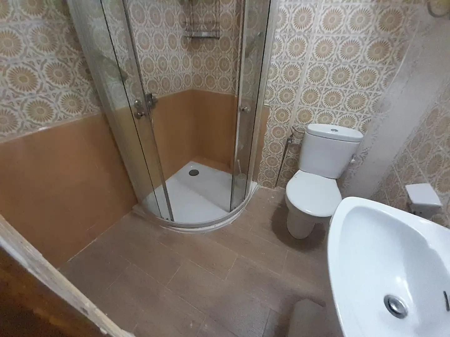 Bathroom of Flat for sale in PAU 2-600