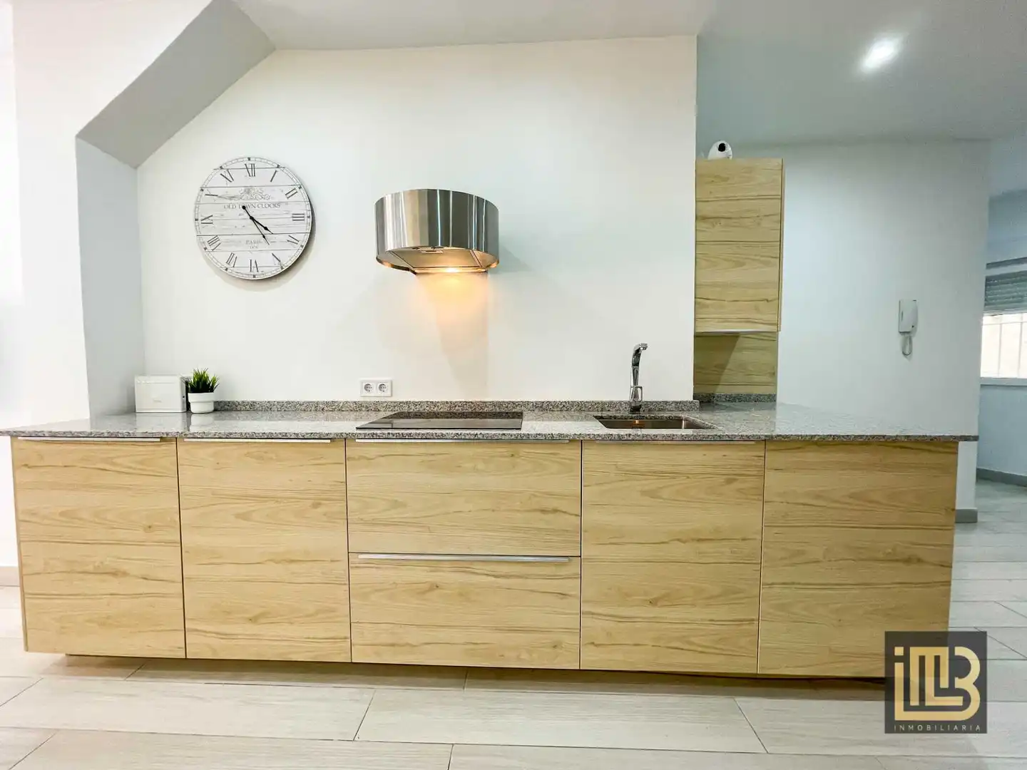 Cocina de Piso en venta en Málaga con Aire acondicionado, Microondas y TV
