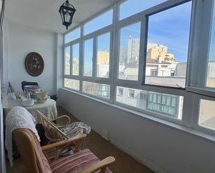 Dormitori de Pis en venda en  Cádiz Capital amb Aire condicionat, Terrassa i Piscina comunitària