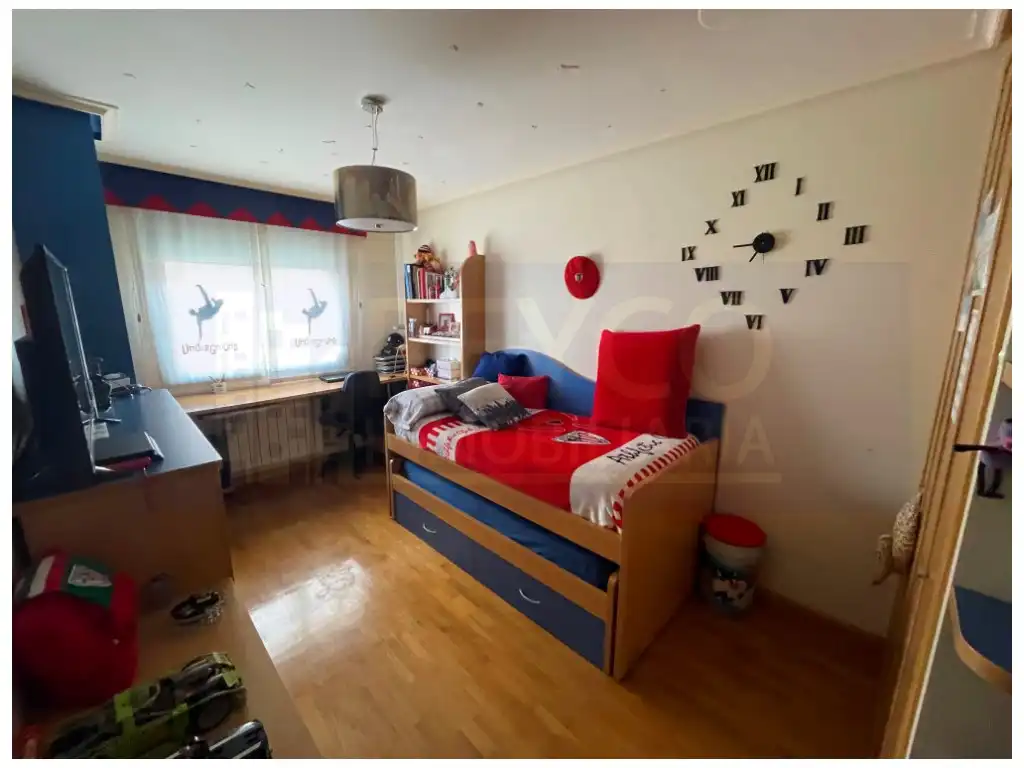 Schlafzimmer von Wohnung zum Verkauf in  Logroño mit Balkon