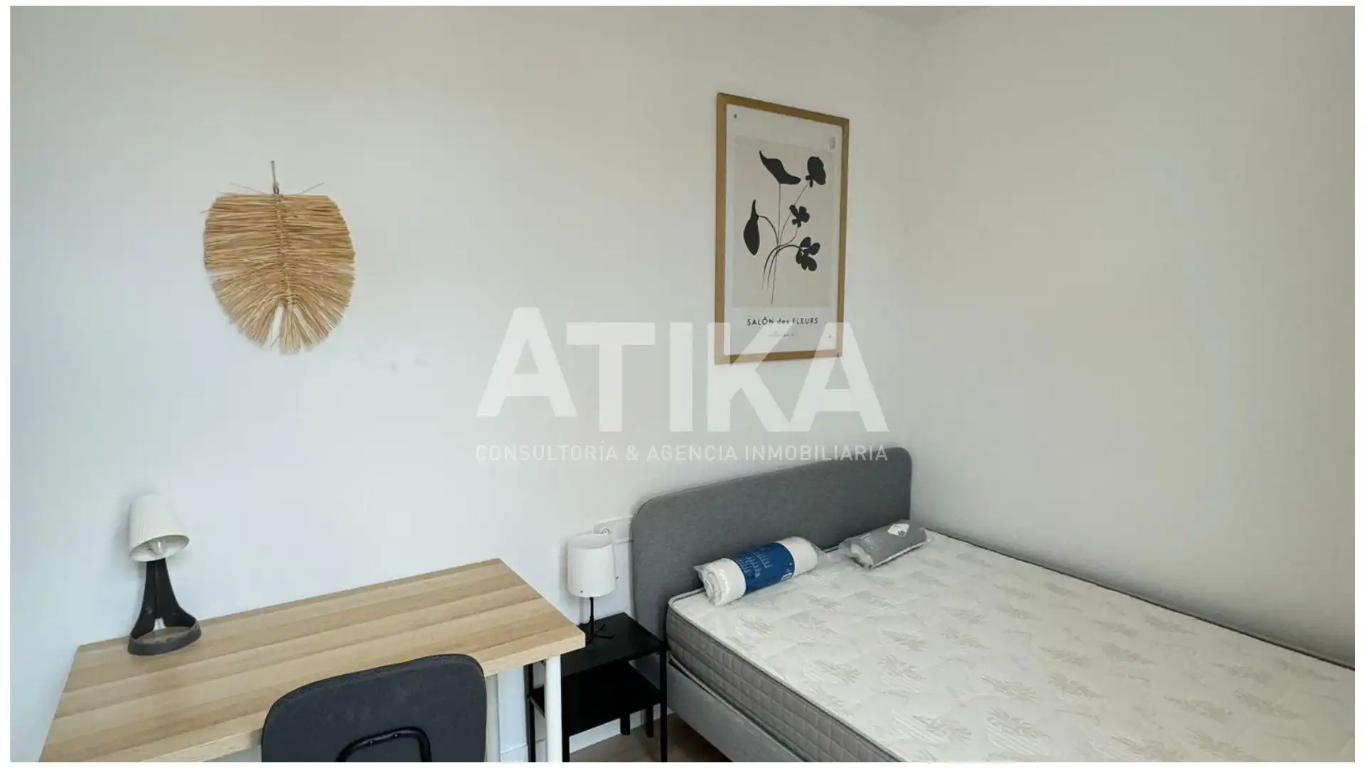Bedroom of Flat for share in Ontinyent  with Air Conditioner, Heating and Parquet flooring