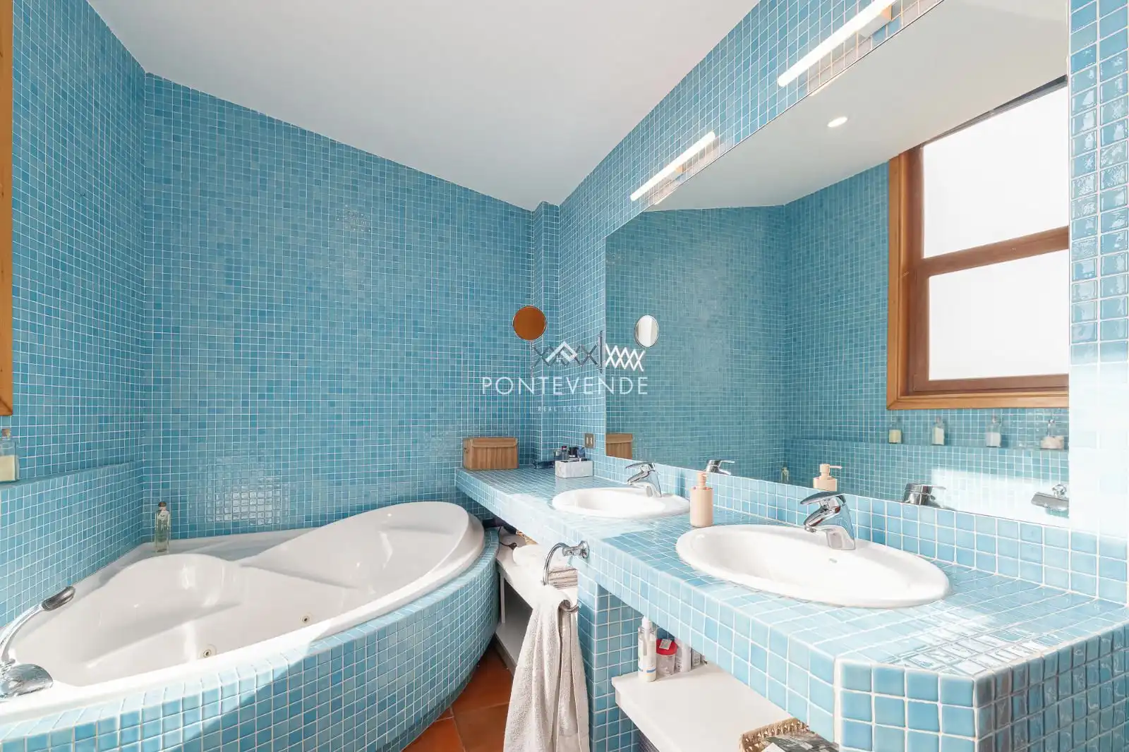 Baño de Casa o chalet en venta en Vigo  con Calefacción, Trastero y Piscina