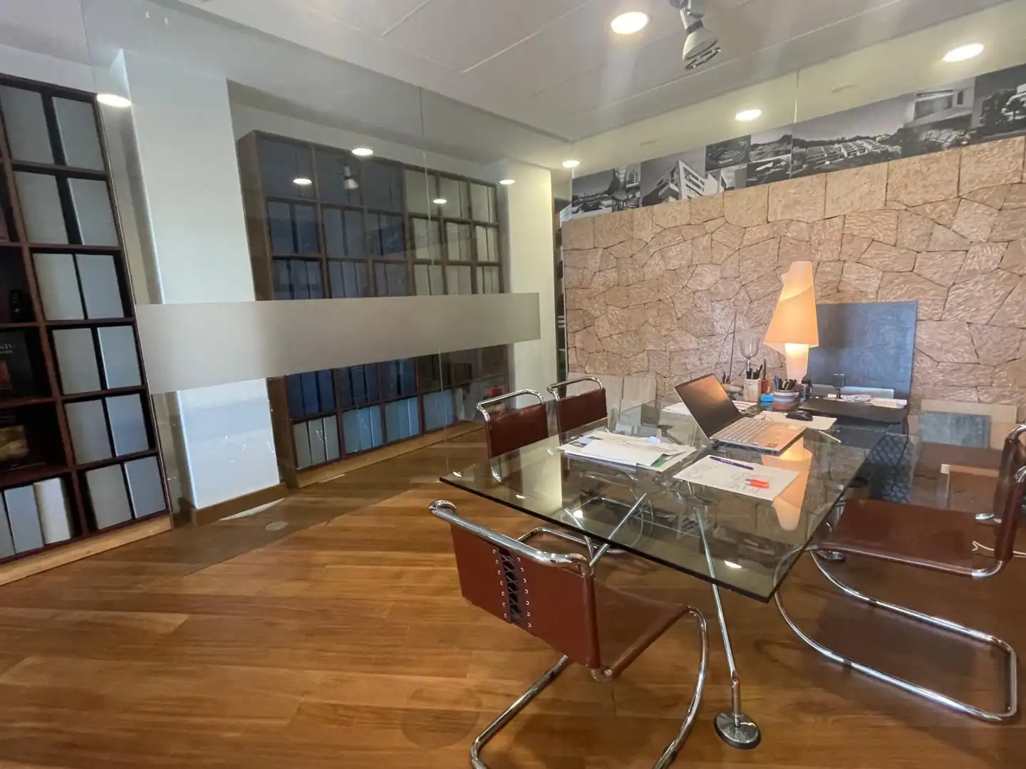 Büro zur Miete in Eivissa mit Klimaanlage, Heizung und Möbliert