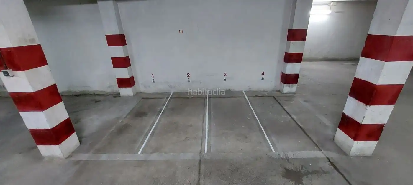 Motorradstellplatz zur Miete in Calle Cervantes 11