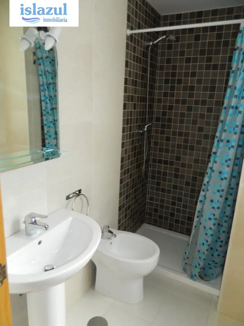 Baño de Apartamento de alquiler en Isla Cristina con Aire acondicionado, Jardín privado y Terraza