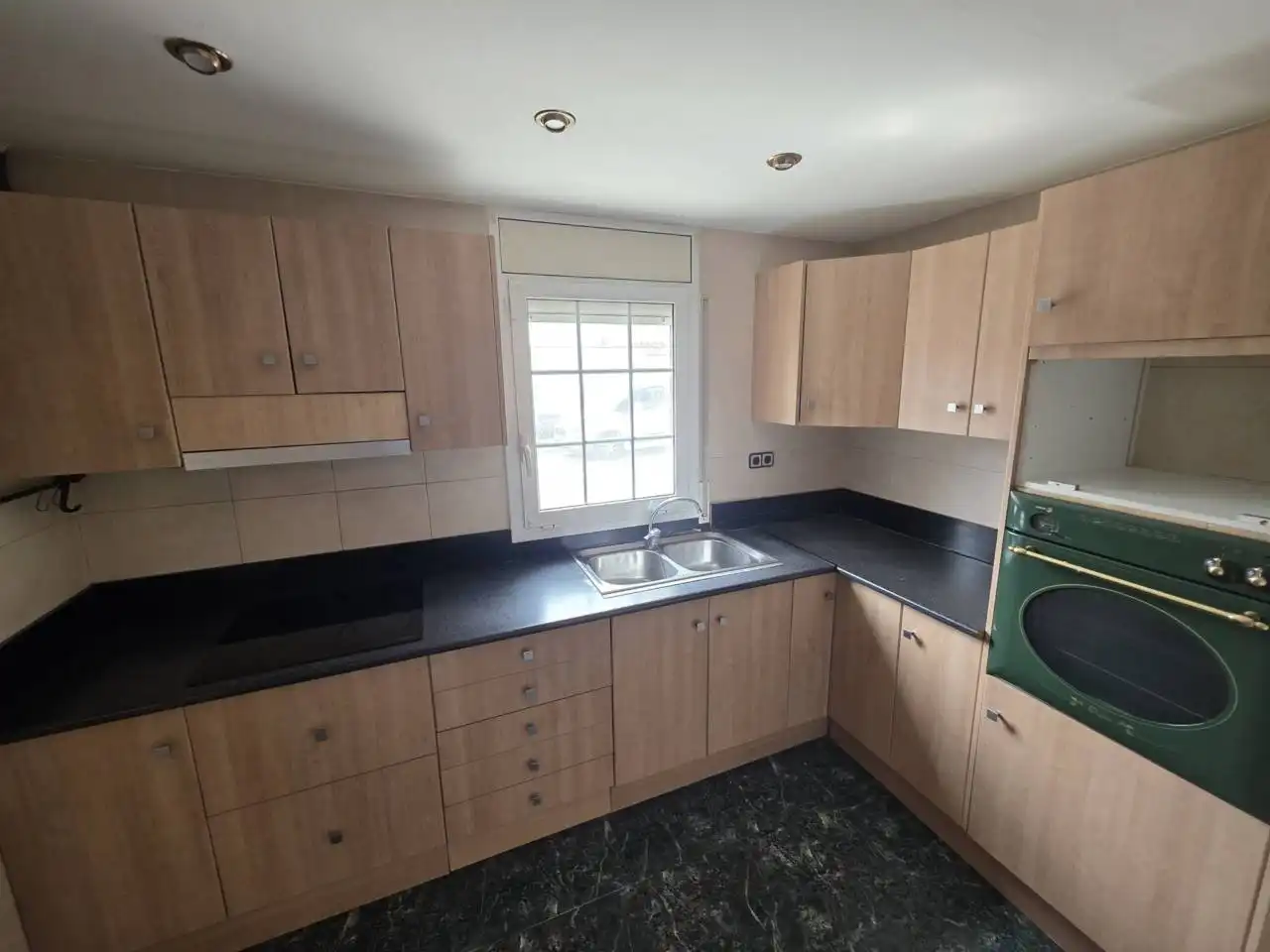 Cocina de Casa o chalet en venta en Sallent con Aire acondicionado, Calefacción y Terraza