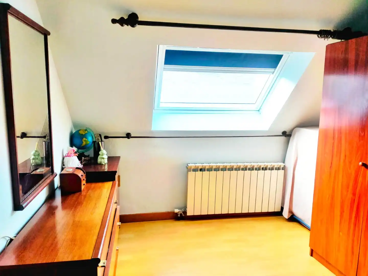 Bedroom of Flat for sale in Oviedo 