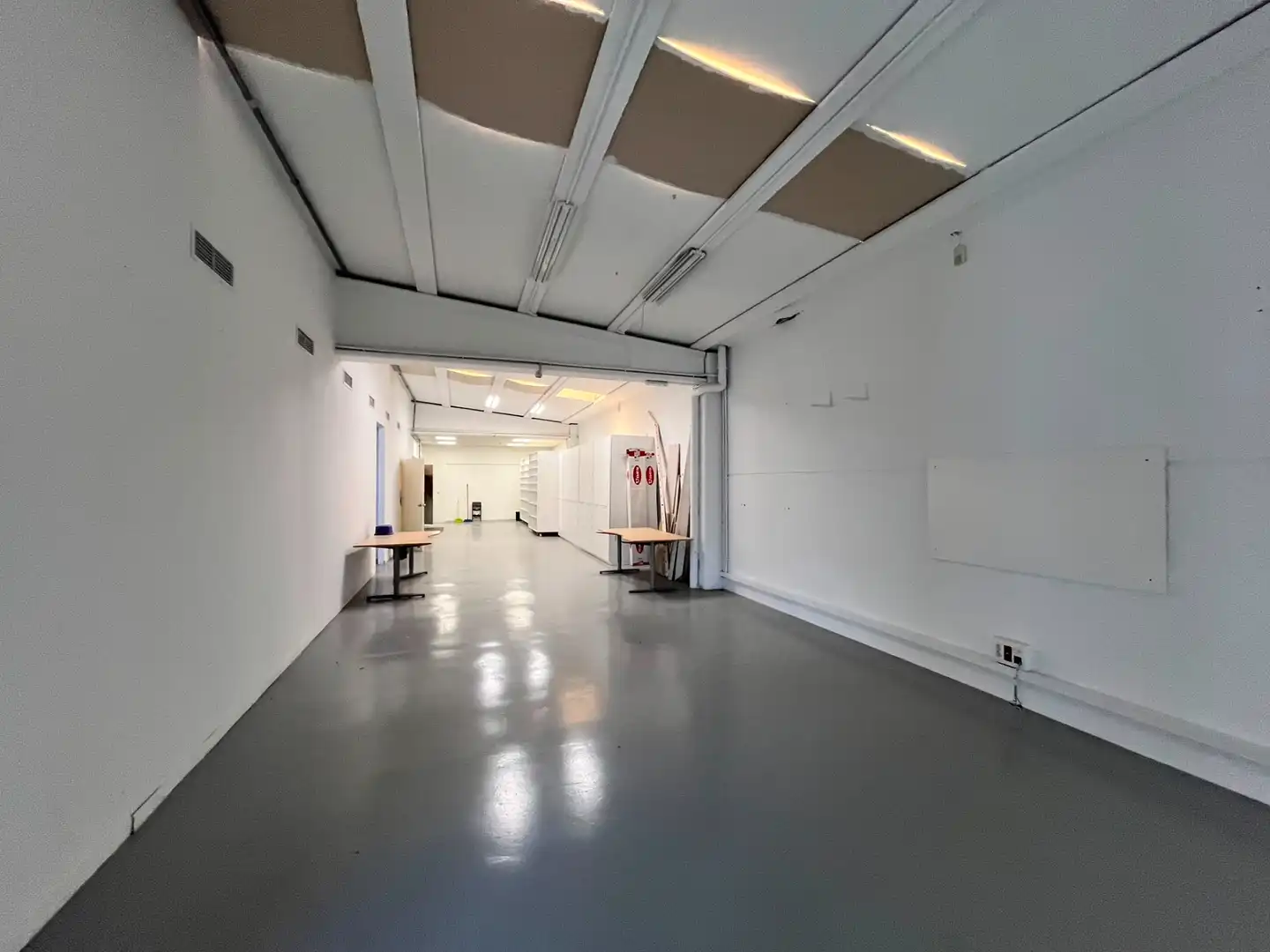 Nau industrial de lloguer en Barcelona amb Calefacció i Alarma