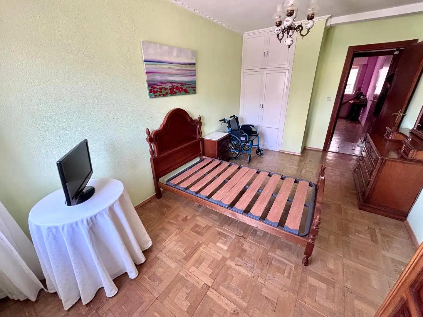 Habitación de Piso en venta en Gijón  con Calefacción, Parquet y Amueblado