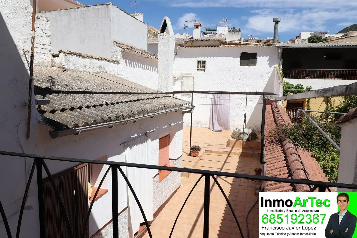 Vista exterior de Casa o xalet en venda en Íllora amb Terrassa, Traster i Balcó