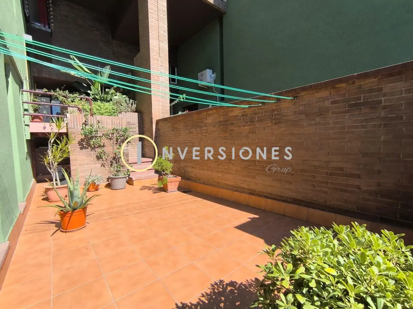 Exterior view of Detached homes for rent in Barcelona  with Terrace and Community pool