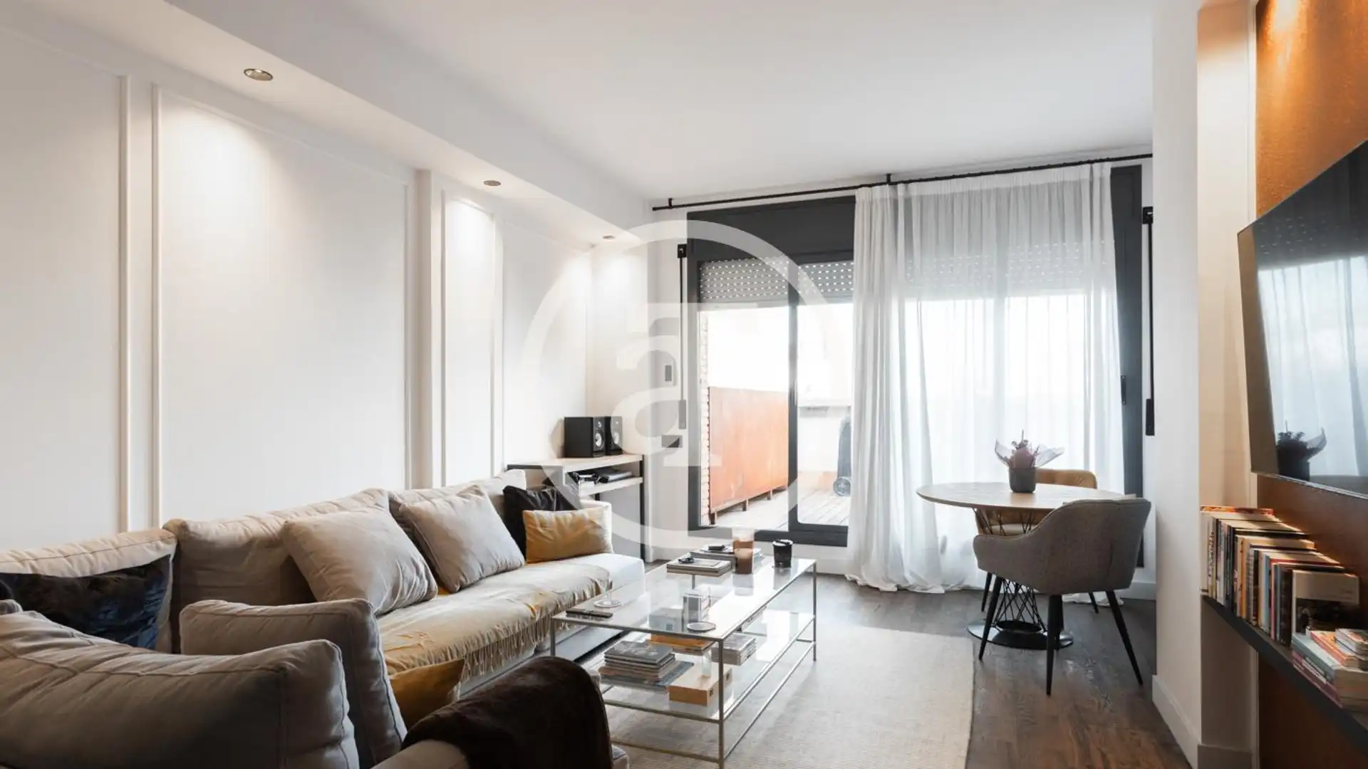 Vista exterior de Ático de alquiler en  Barcelona Capital con Aire acondicionado, Calefacción y Amueblado