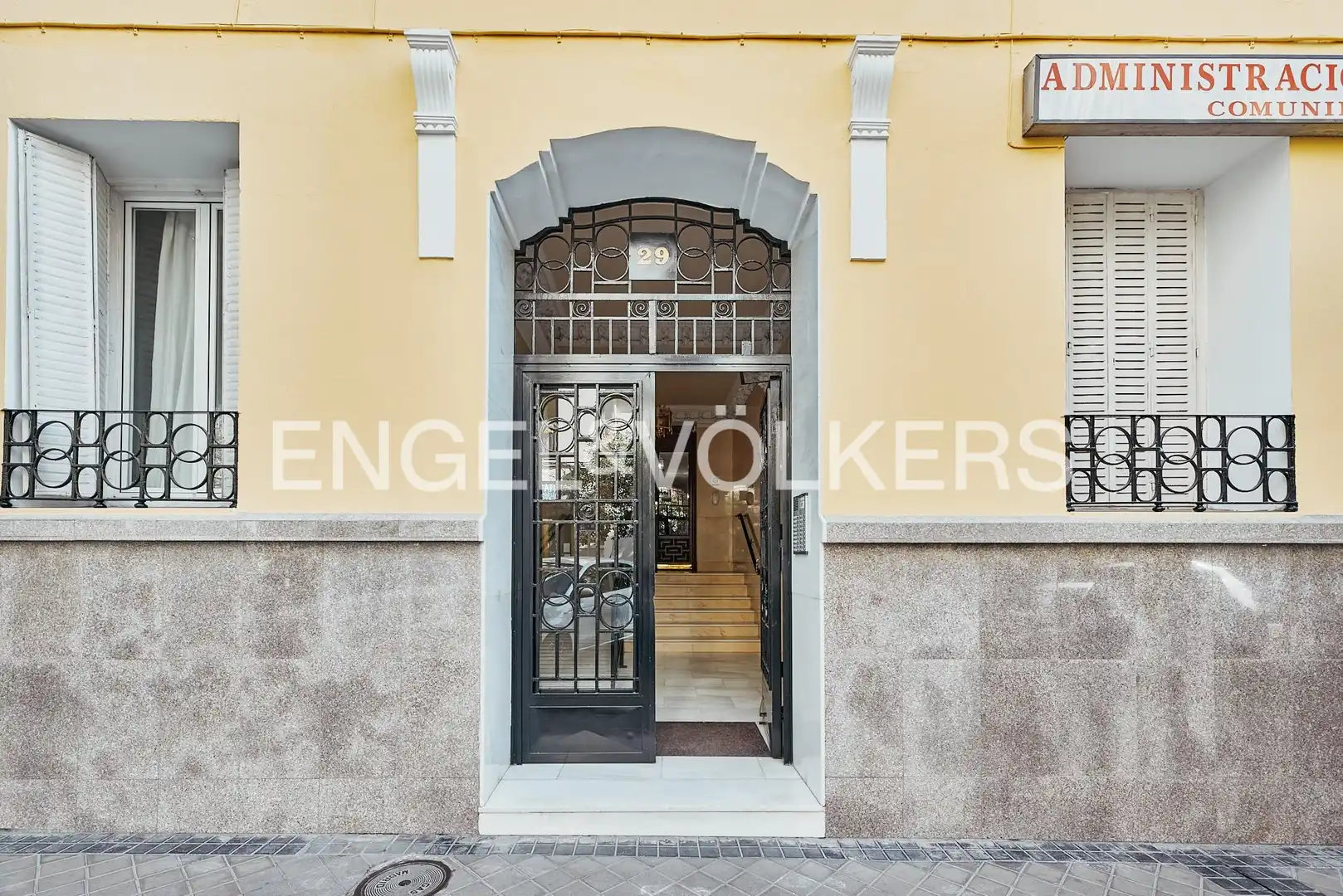 Exterior view of Flat for sale in Madrid  with Air Conditioner, Heating and Parquet flooring